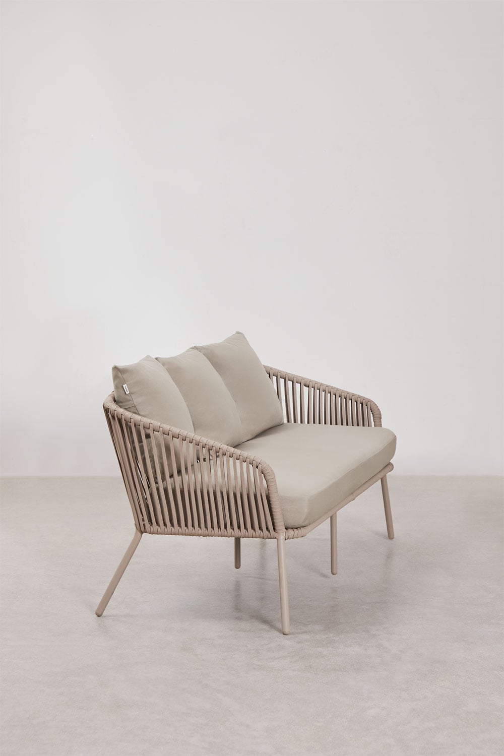 Tuinset met 2-zitsbank, 2 stoelen van gevlochten touw en Arhiza salontafels, galerij beeld 4