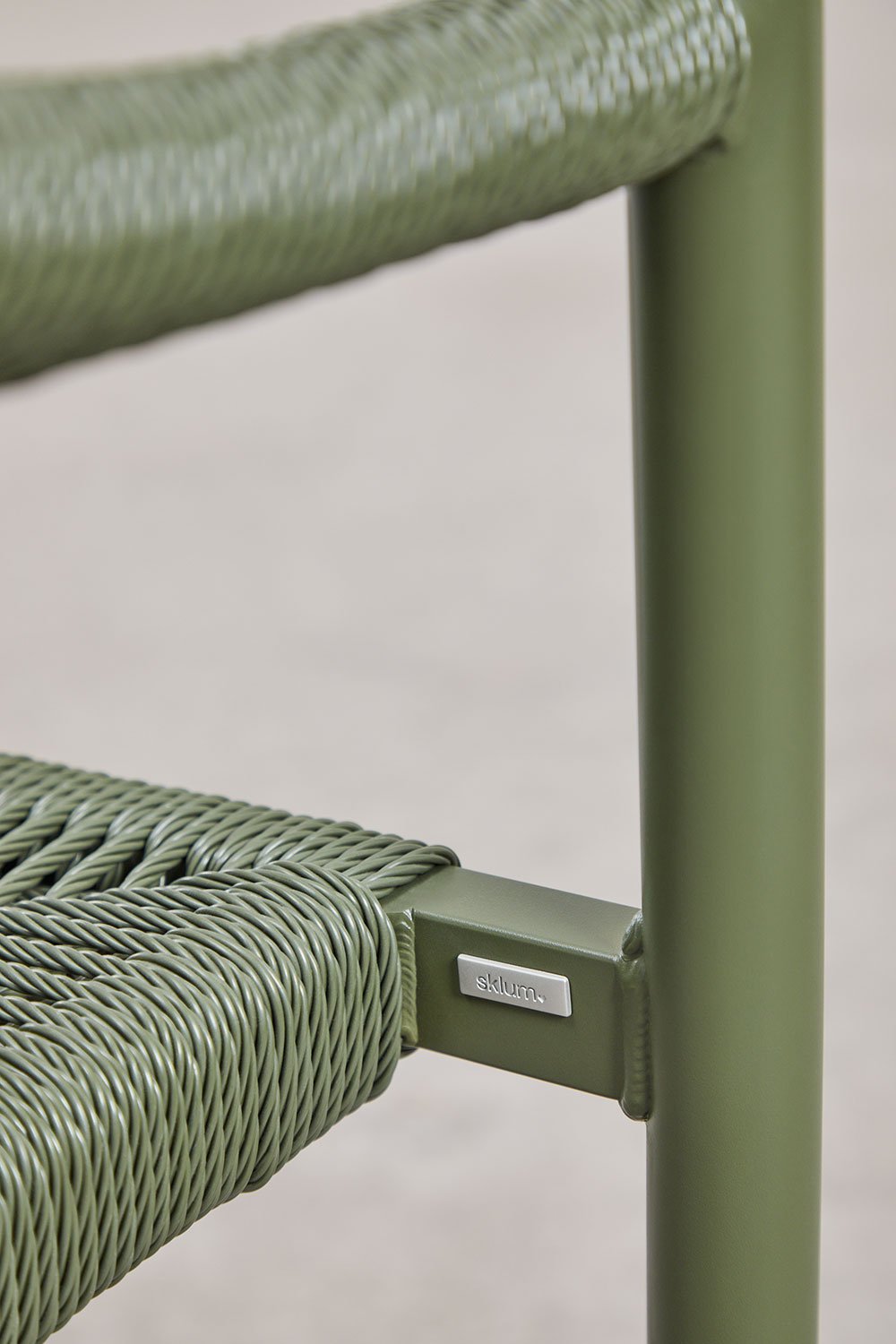 Pakket van 4 stapelbare tuinstoelen met armleuningen in aluminium en synthetisch rotan Amatria, galerij beeld 6