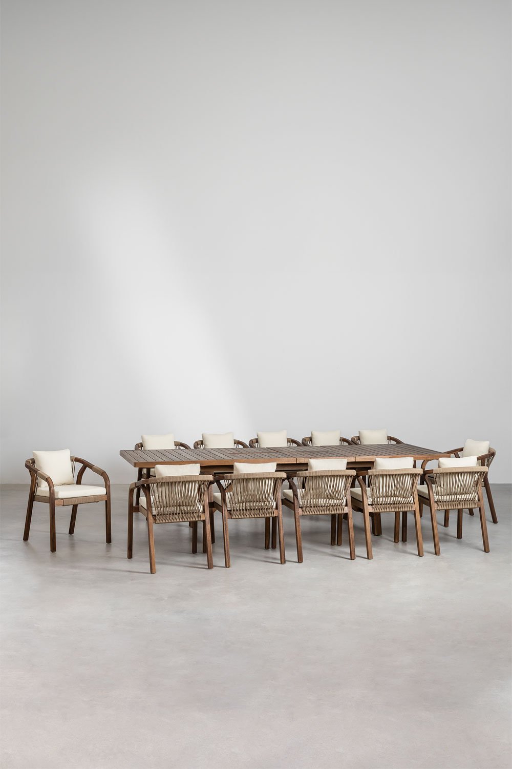 Uitschuifbare rechthoekige tafelset 200-260-320x100 cm en 12 eetkamerstoelen met armleuningen in Dubai acaciahout  , galerij beeld 3