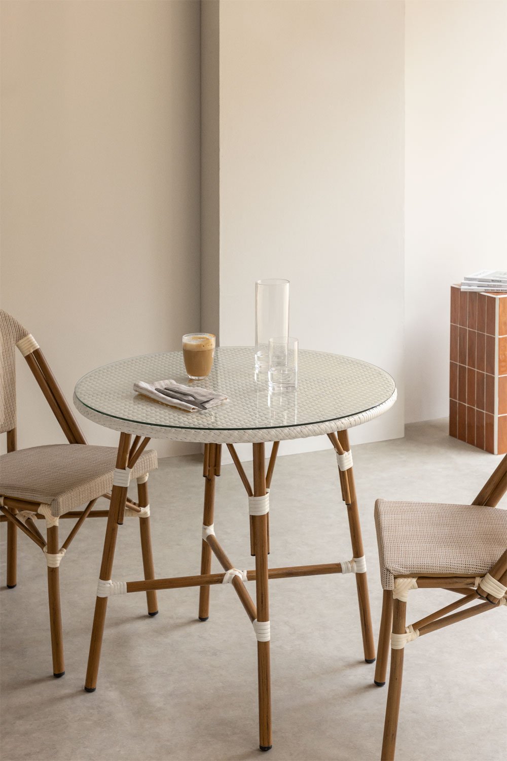 Ronde eettafel Ø80 cm in aluminium en synthetisch riet Brielle Bistro, galerij beeld 5