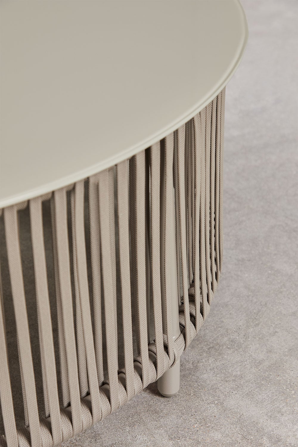 Tuinset met een 2-zitsbank, 2 fauteuils en salontafels van aluminium en Sophie gevlochten touw., galerij beeld 16