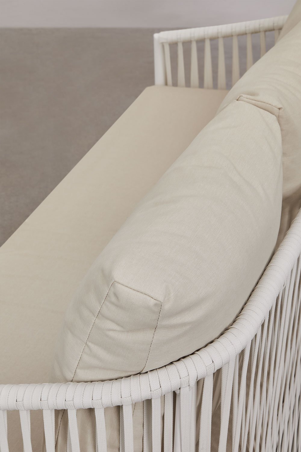 Tuinset met een 2-zitsbank, 2 fauteuils en salontafels van aluminium en Sophie gevlochten touw., galerij beeld 9