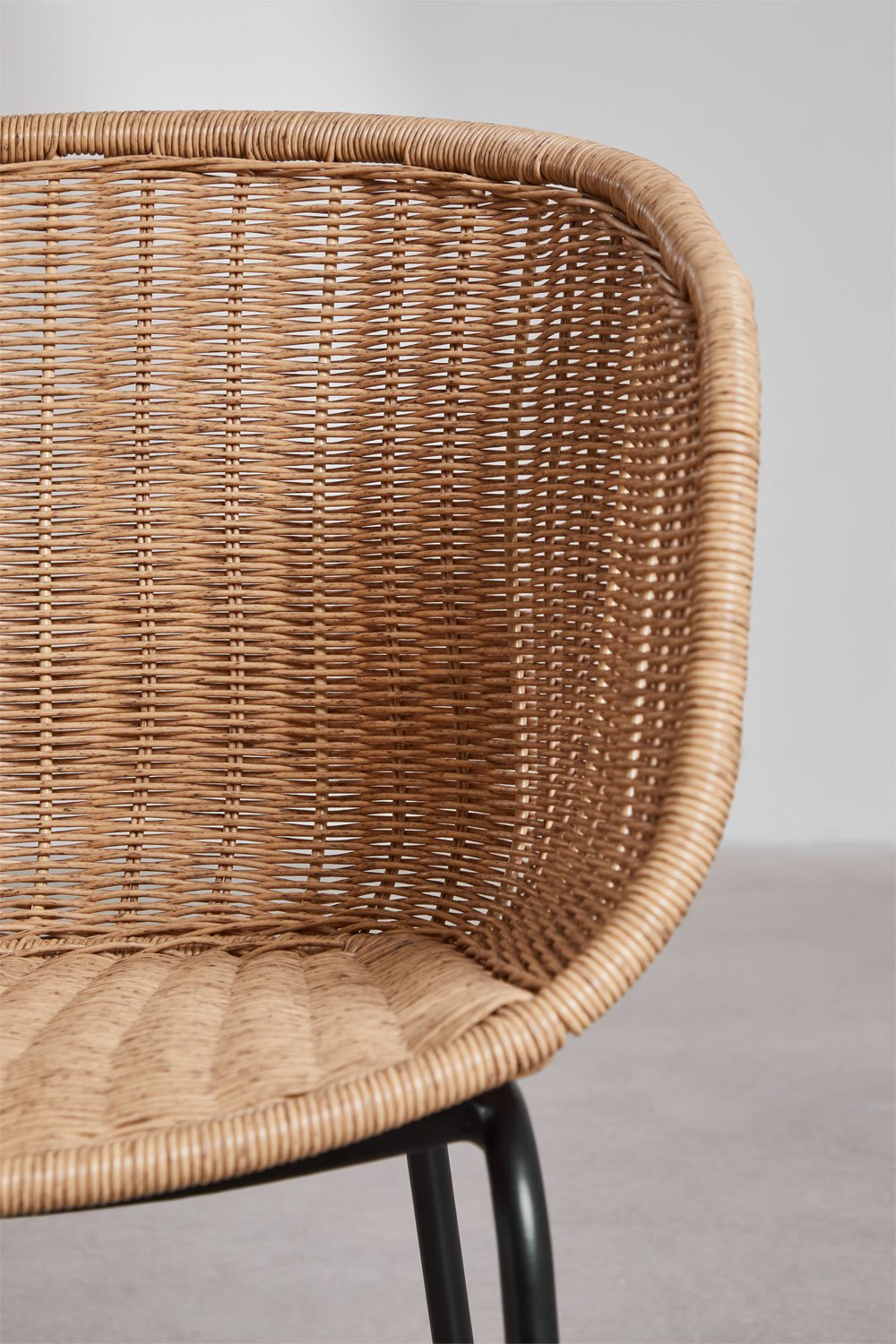 Set van 2 tuinstoelen met armleuningen in synthetisch riet en ijzer Tulua, galerij beeld 5