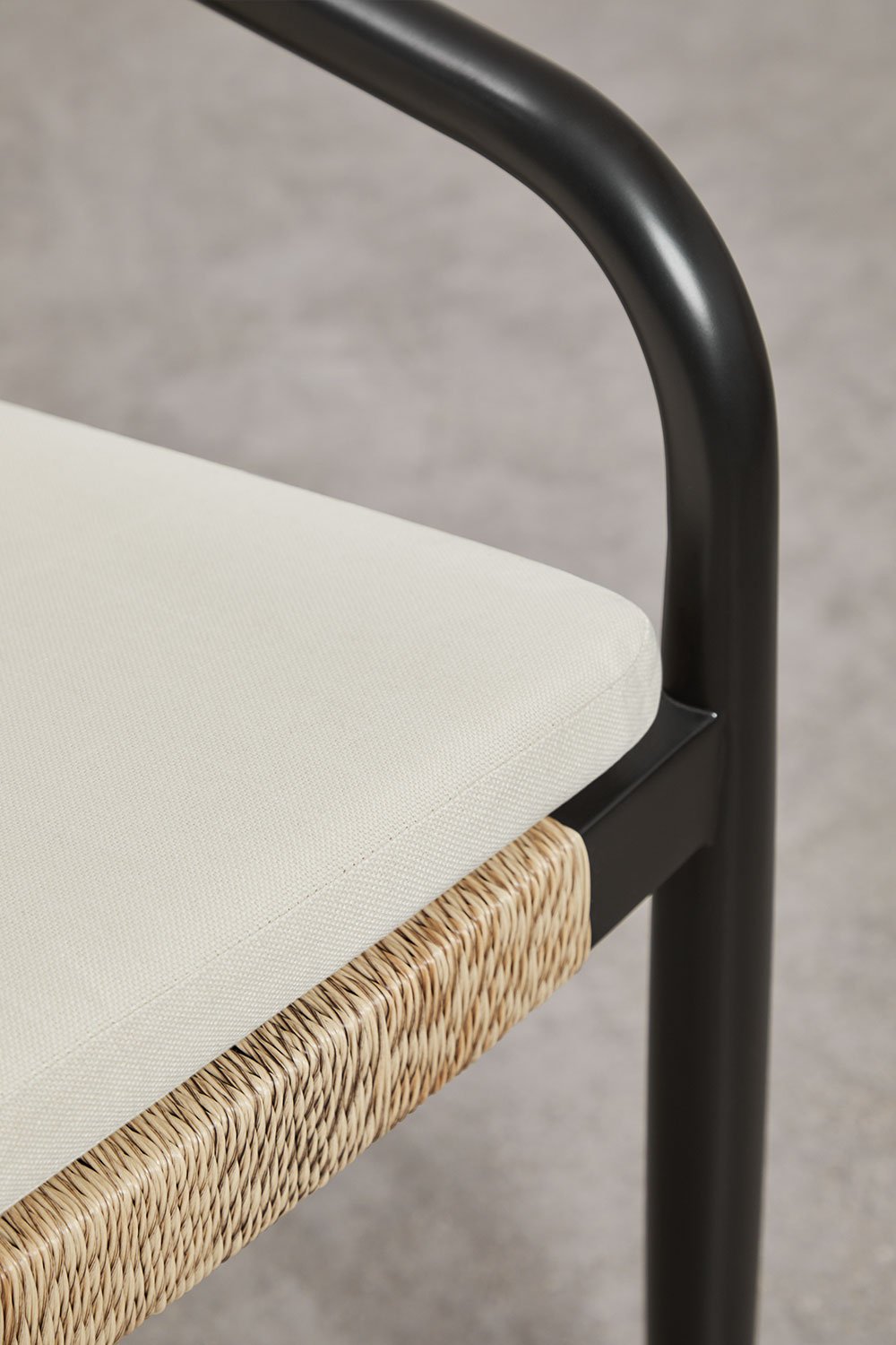 Set van 4 eetkamerstoelen met armleuningen in acacia Giulia, galerij beeld 7