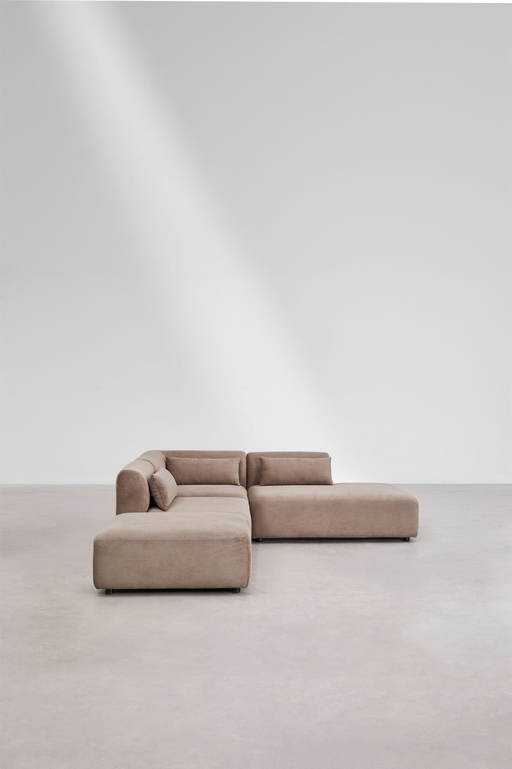 3-delige modulaire hoekbank met chaise longue rechts en Fogler poef, galerij beeld 3