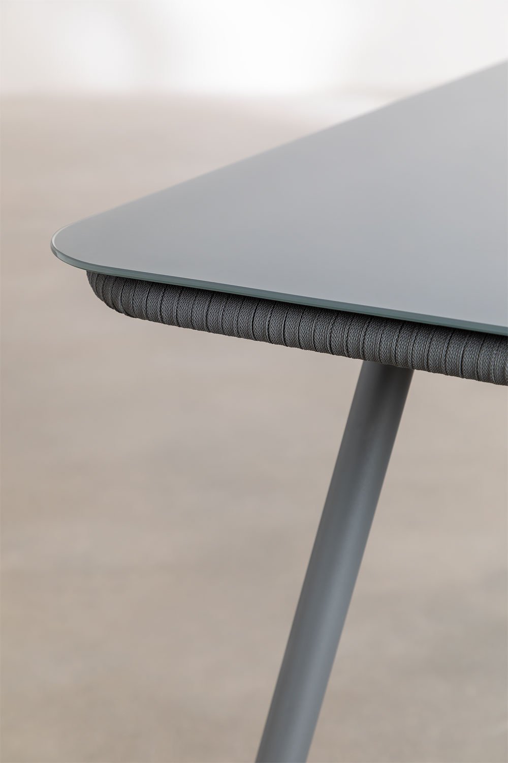 Rechthoekige eettafelset 160 x 90 cm met 4 stapelbare eetkamerstoelen van gevlochten touw Arhiza, galerij beeld 4