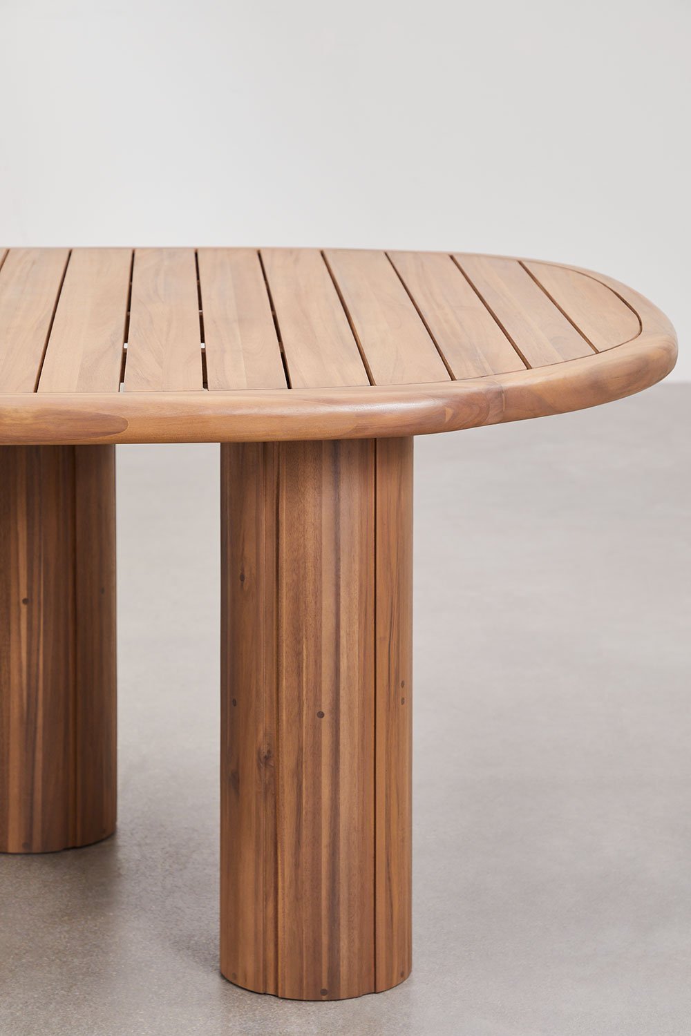 Ovale tafelset ↔︎260 cm in acaciahout Ginara en 10 tuinstoelen in eucalyptus Aderyn, galerij beeld 4