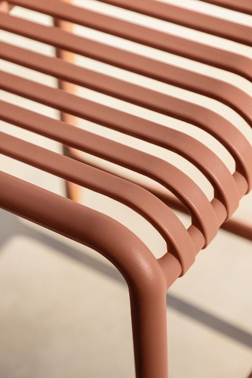 Verpakking van 2 Wendell polypropyleen stapelbare tuinstoelen, galerij beeld 2