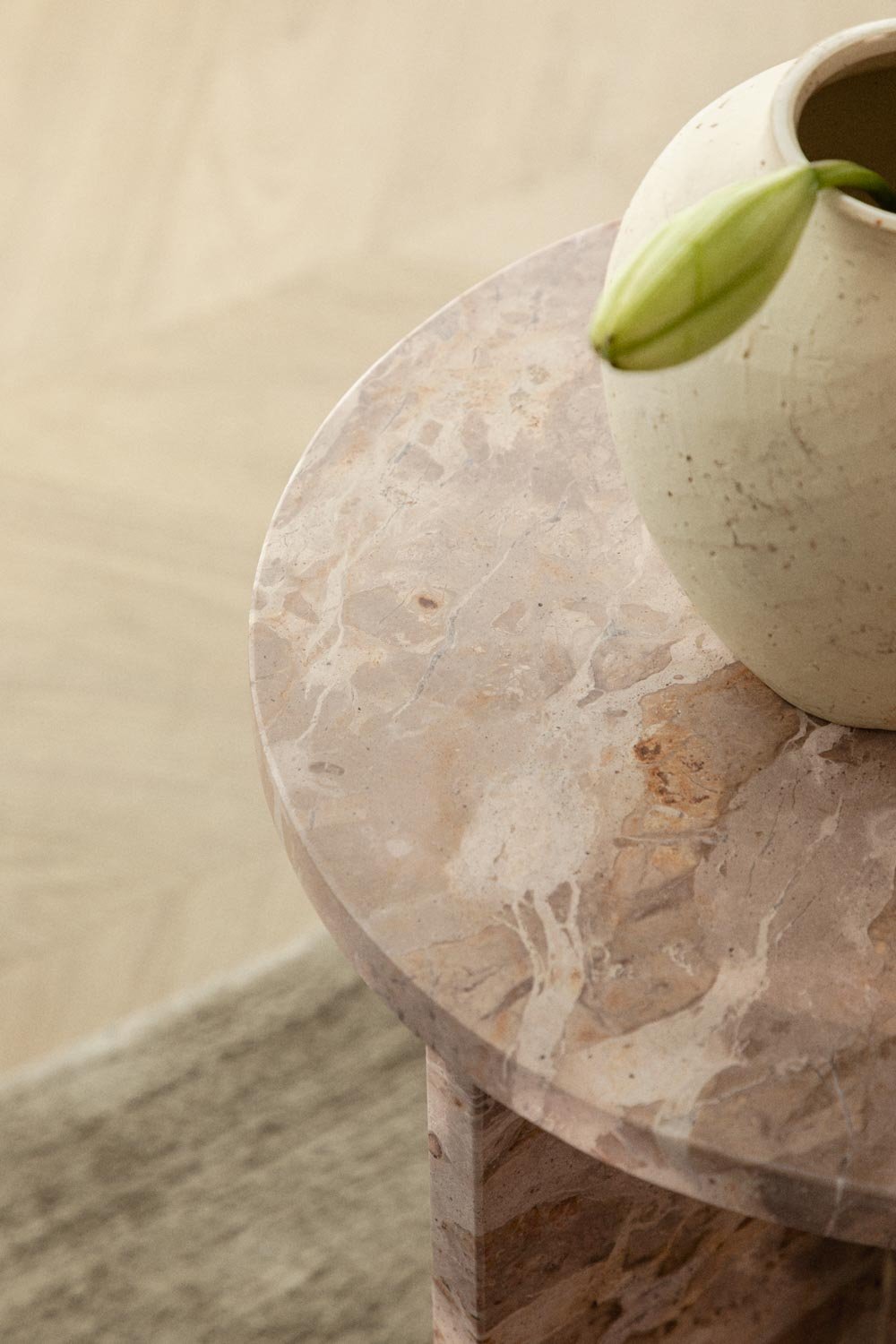 Ronde bijzettafel Ø35 cm in Mencia marmer, galerij beeld 2