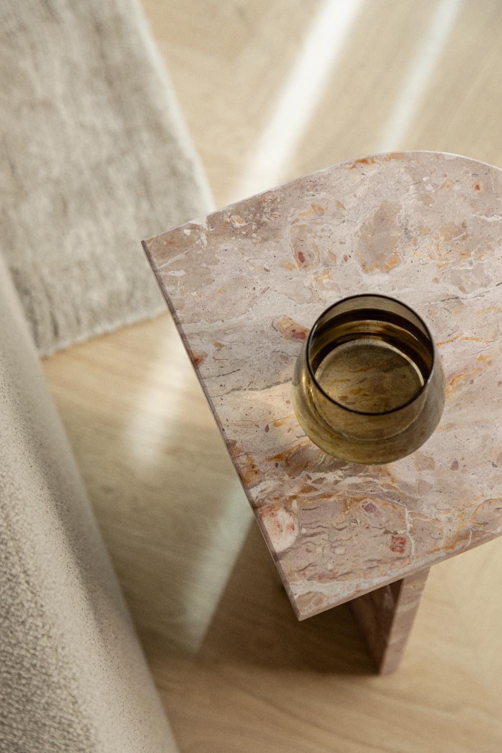 Bijzettafel in marmer Corwel, galerij beeld 2