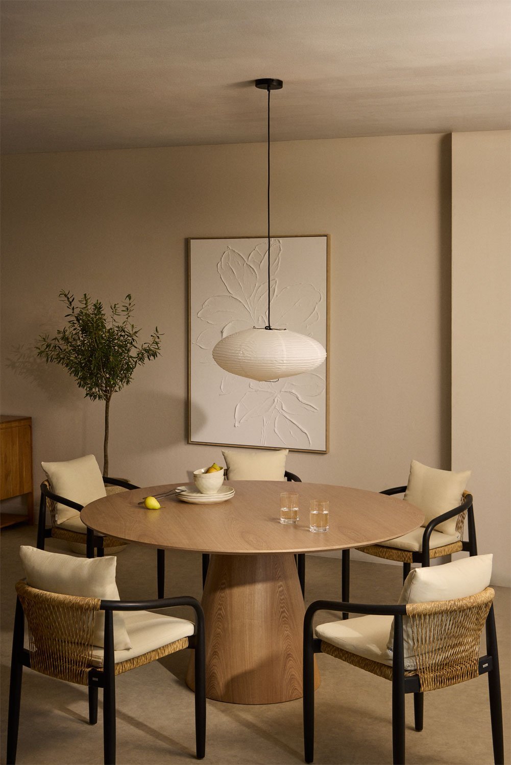 Aura ronde houten eettafel, galerij beeld 1