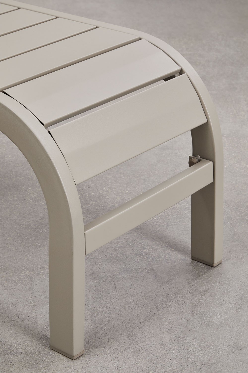 Set van 2 verstelbare ligstoelen en bijzettafel van staal Marietta, galerij beeld 12