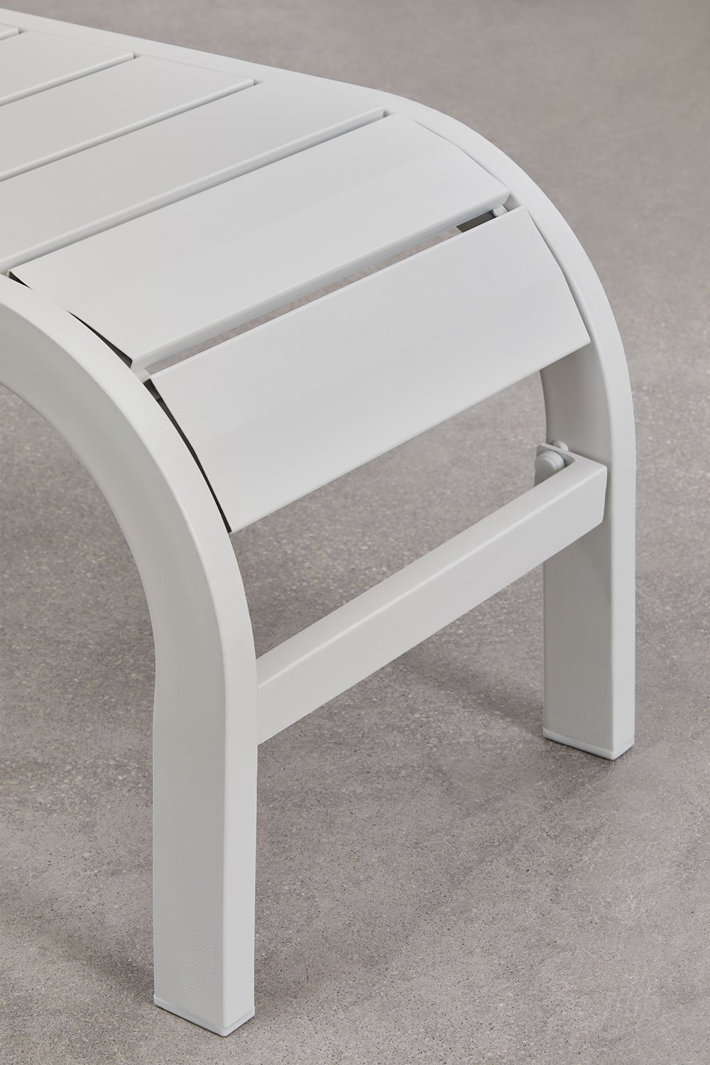 Set van 2 verstelbare ligstoelen en 3 bijzettafels van staal Marietta, galerij beeld 10