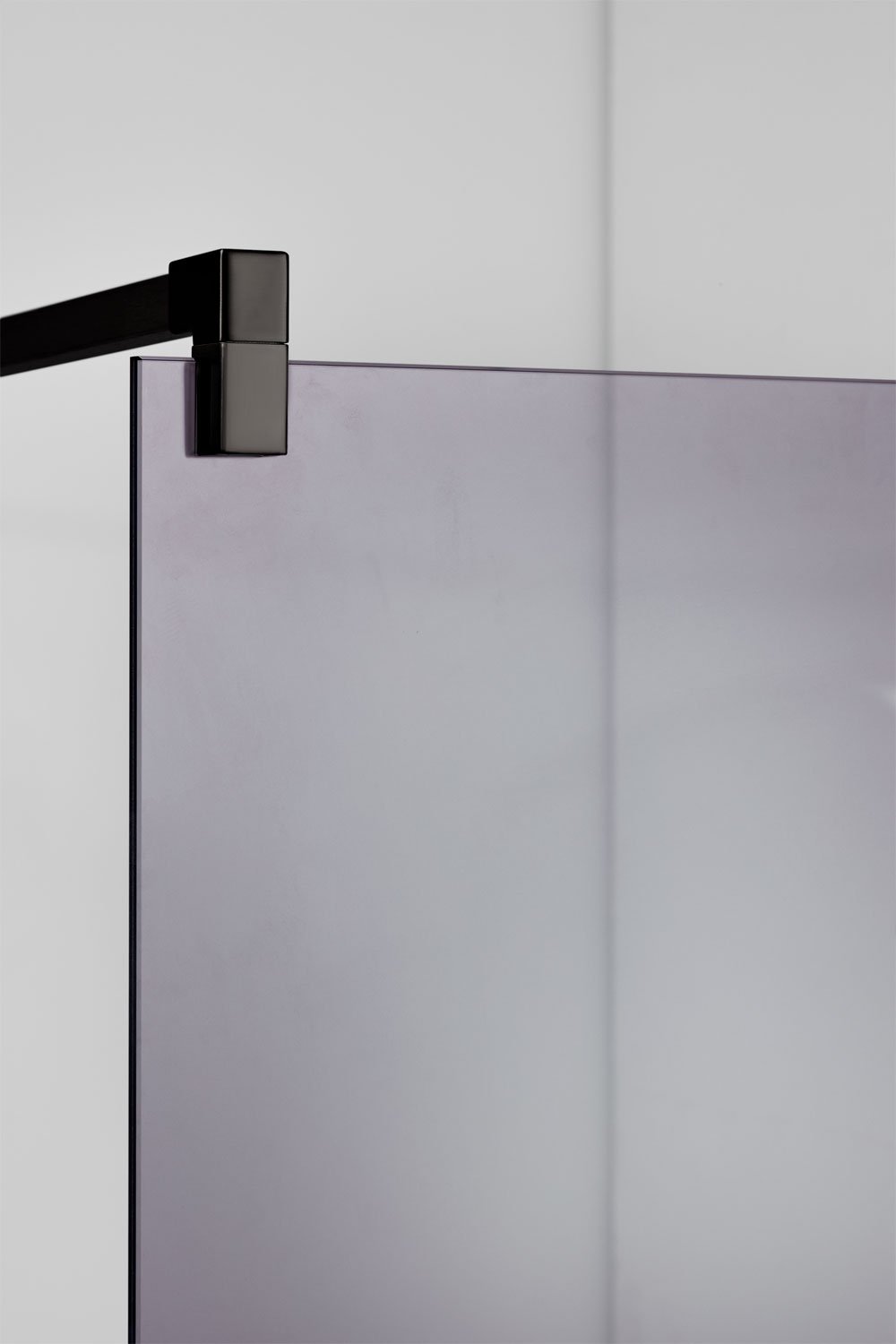 Vaste douchewand met 8 mm gehard glas en Bristol aluminium, galerij beeld 2