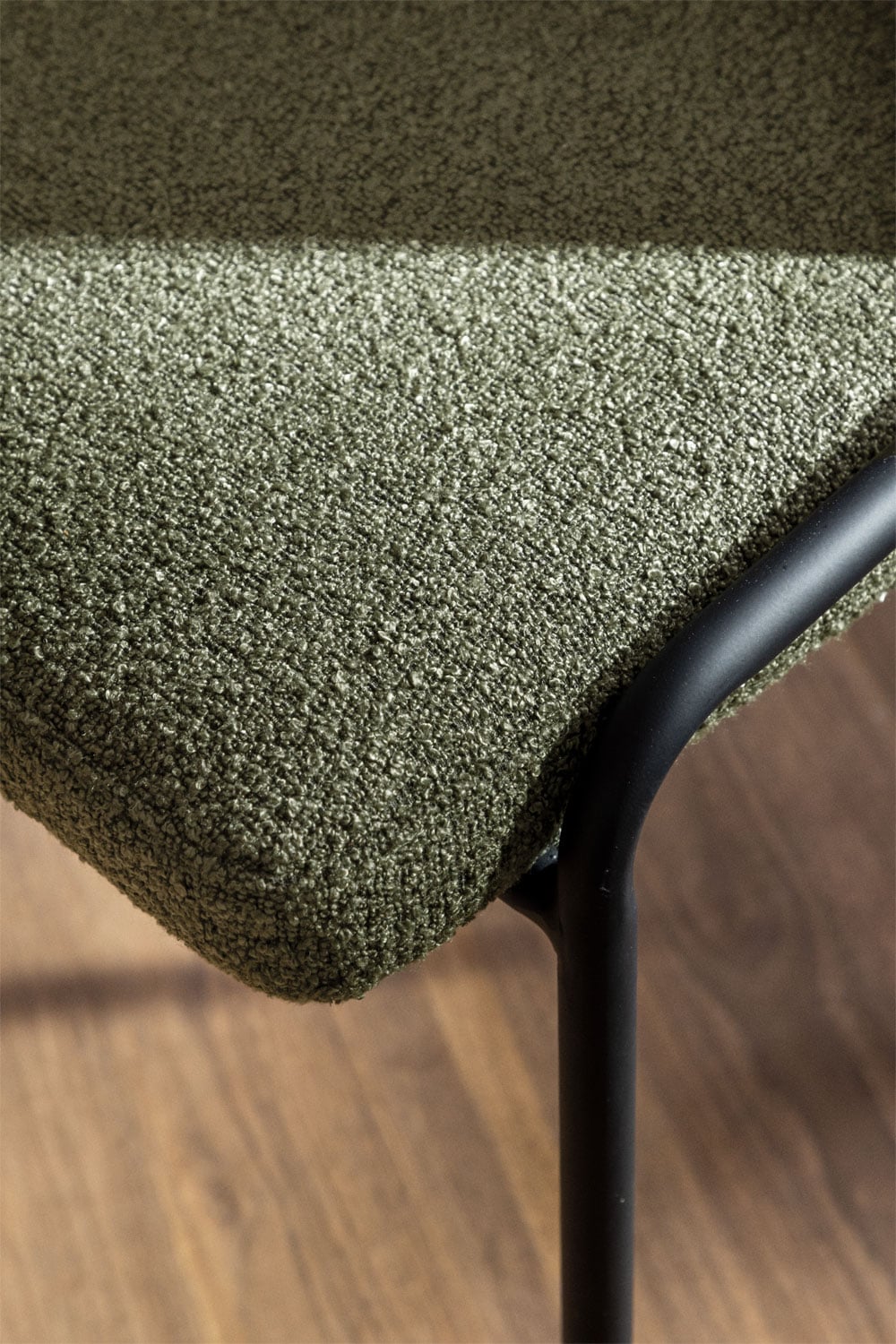 Pak van 2 Grolet gestoffeerde eetkamerstoelen, galerij beeld 2