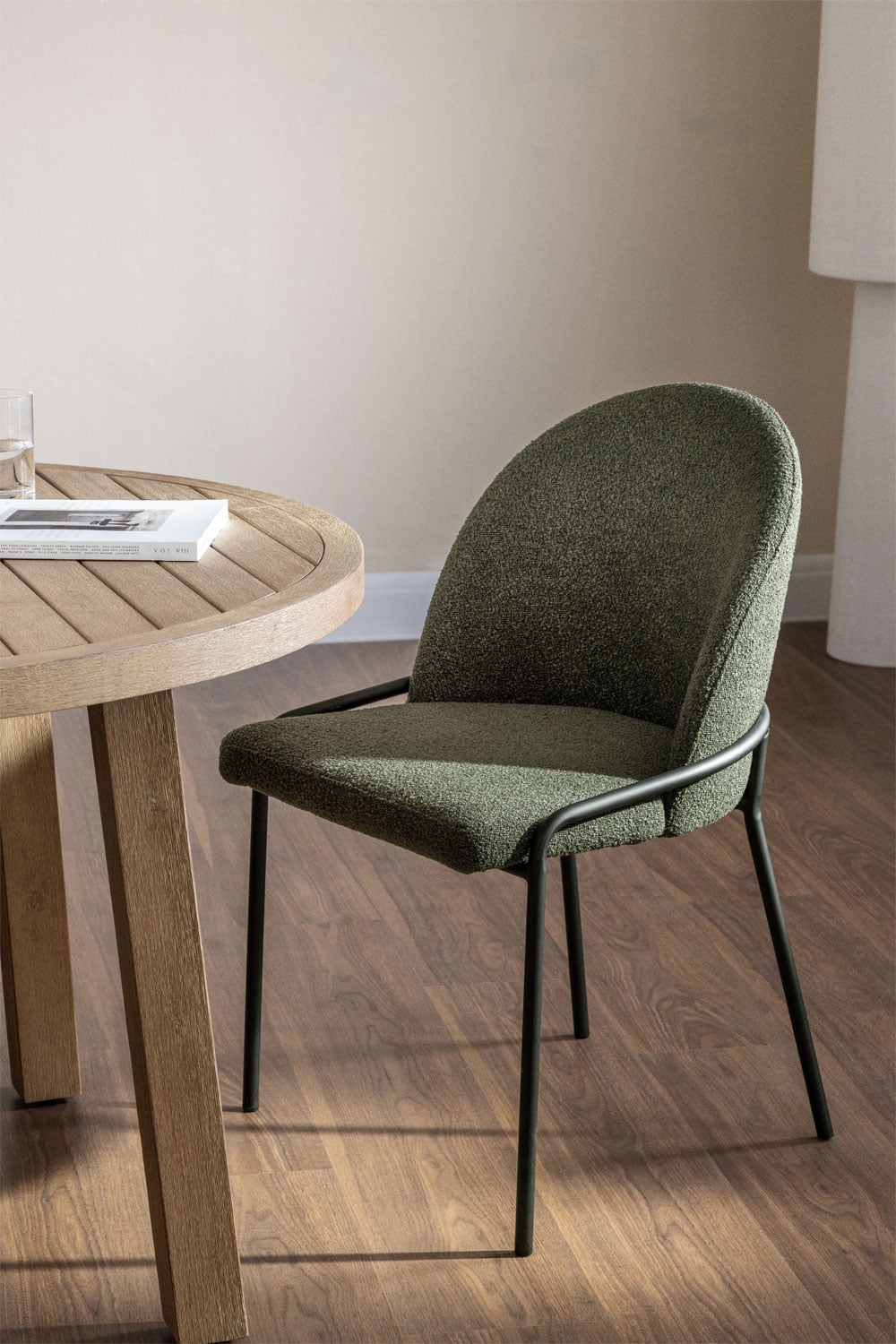 Pak van 2 Grolet gestoffeerde eetkamerstoelen, galerij beeld 1