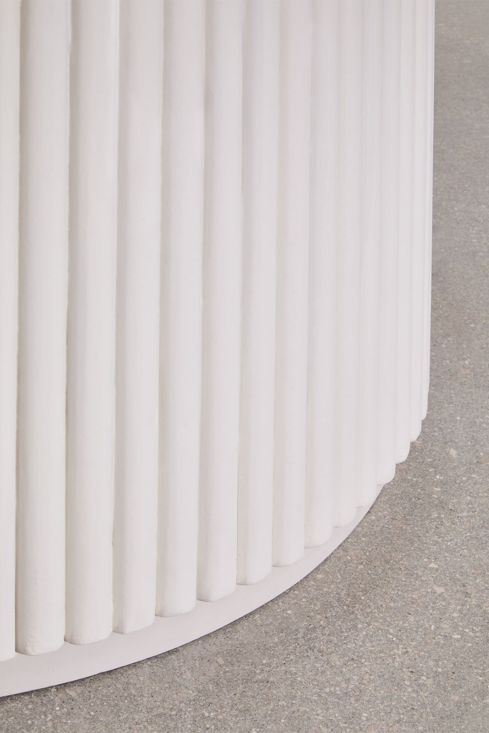 Ronde eettafel Giselda in natuursteen en mangohout , galerij beeld 5