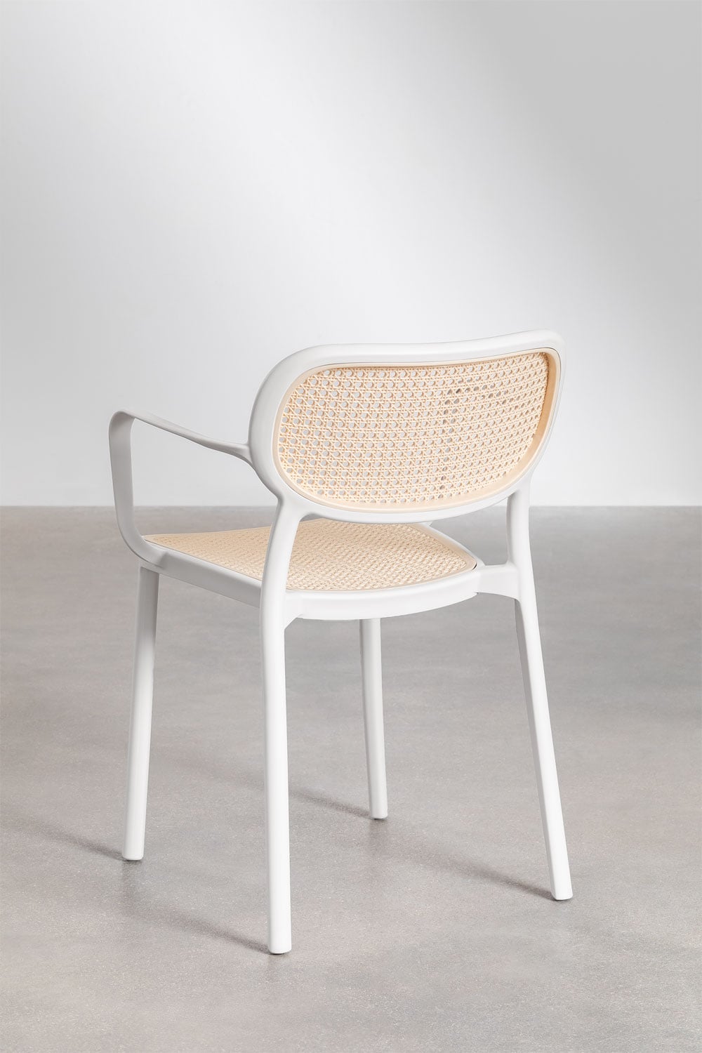 Rechthoekige 220x100 cm Arnadine tafelset en 8 stapelbare tuinstoelen met armleuningen van polypropyleen Omara, galerij beeld 7
