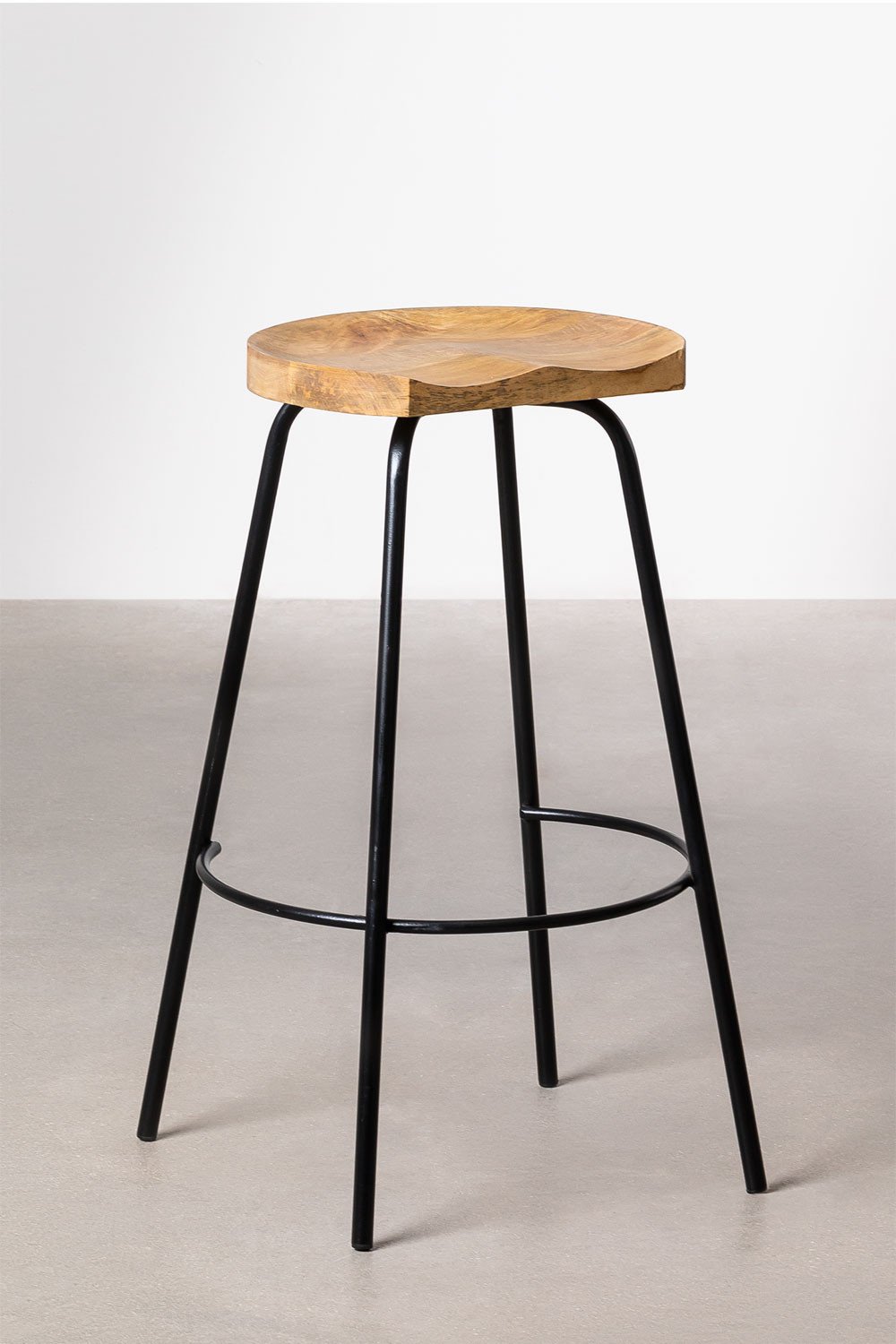 Verpakking van 4 hoge krukken 75 cm in Darcko hout, galerij beeld 2