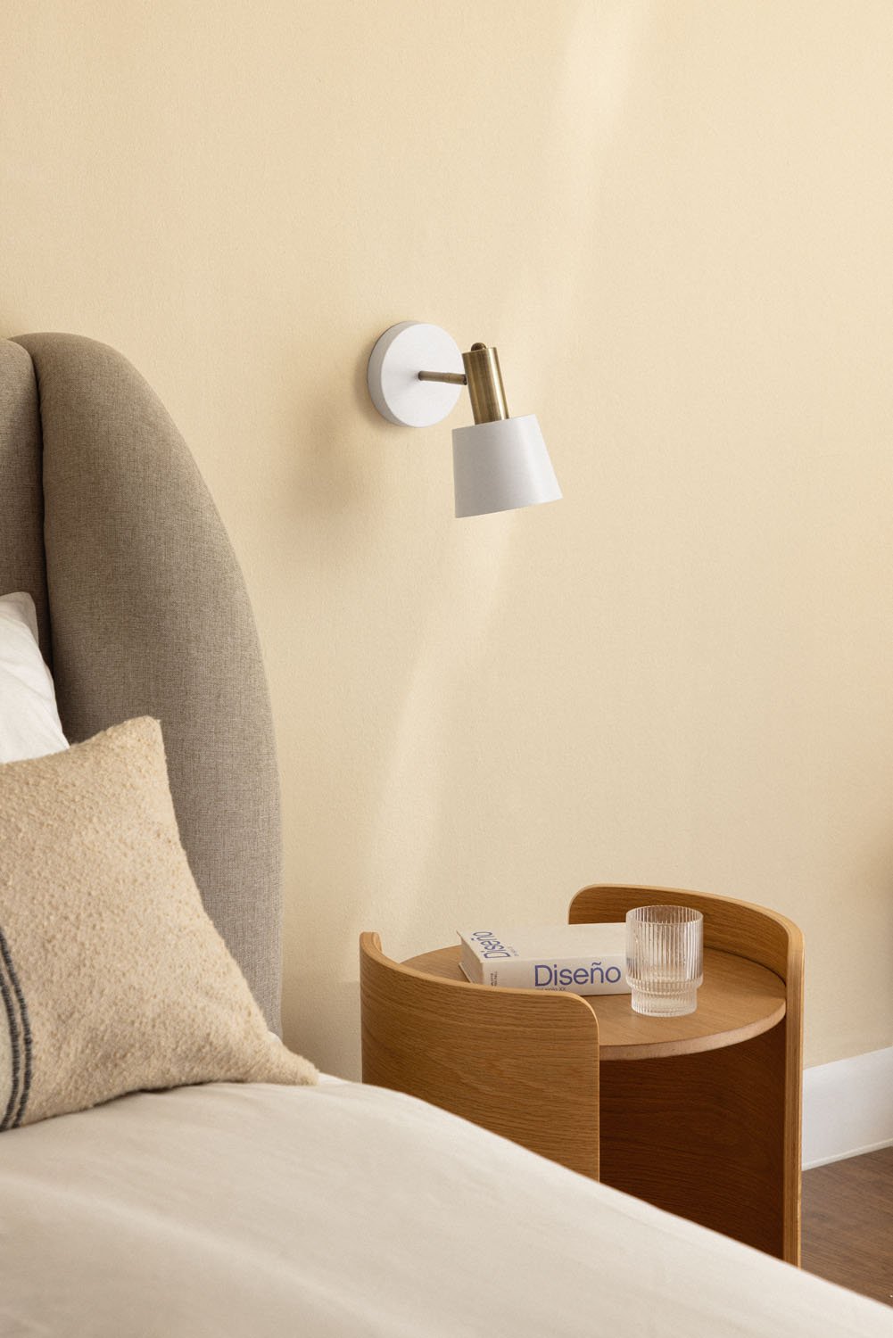 Agueda ijzeren wandlamp, galerij beeld 1