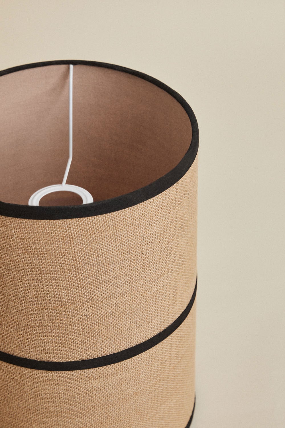 Mangohouten tafellamp Diniz, galerij beeld 4