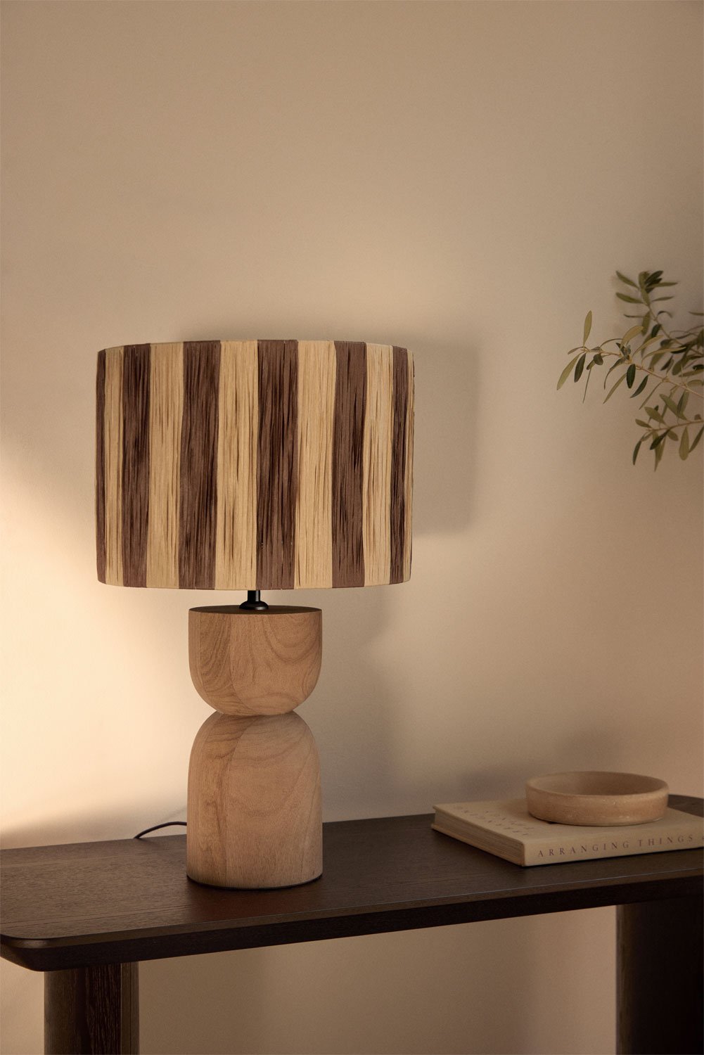 Diniz mangohouten tafellamp, galerij beeld 1