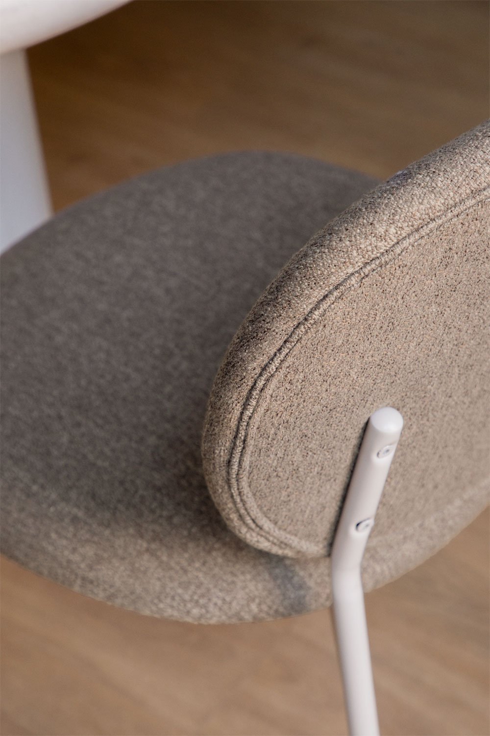 Pakket van 4 Gloriel gestoffeerde stapelbare eetkamerstoelen, galerij beeld 2