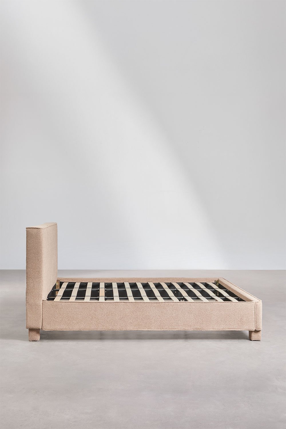 Bed in dikke Jokin chenillestof, galerij beeld 4