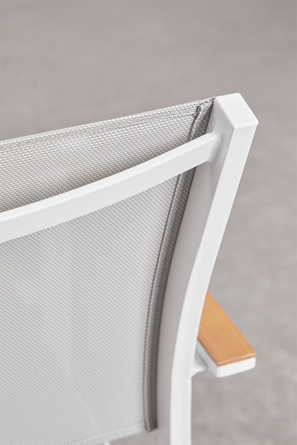 Pak van 4 Archer stapelbare aluminium tuinstoelen, galerij beeld 5