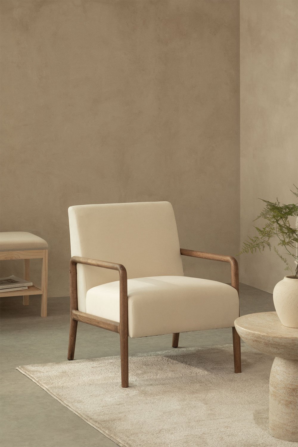 Maylene rubberhouten fauteuil, galerij beeld 7