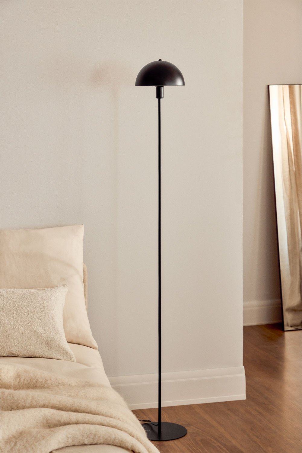 Alnair ijzeren vloerlamp, galerij beeld 1