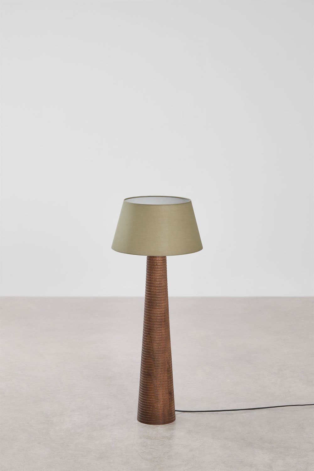 Mangohouten vloerlamp Malva, galerij beeld 1