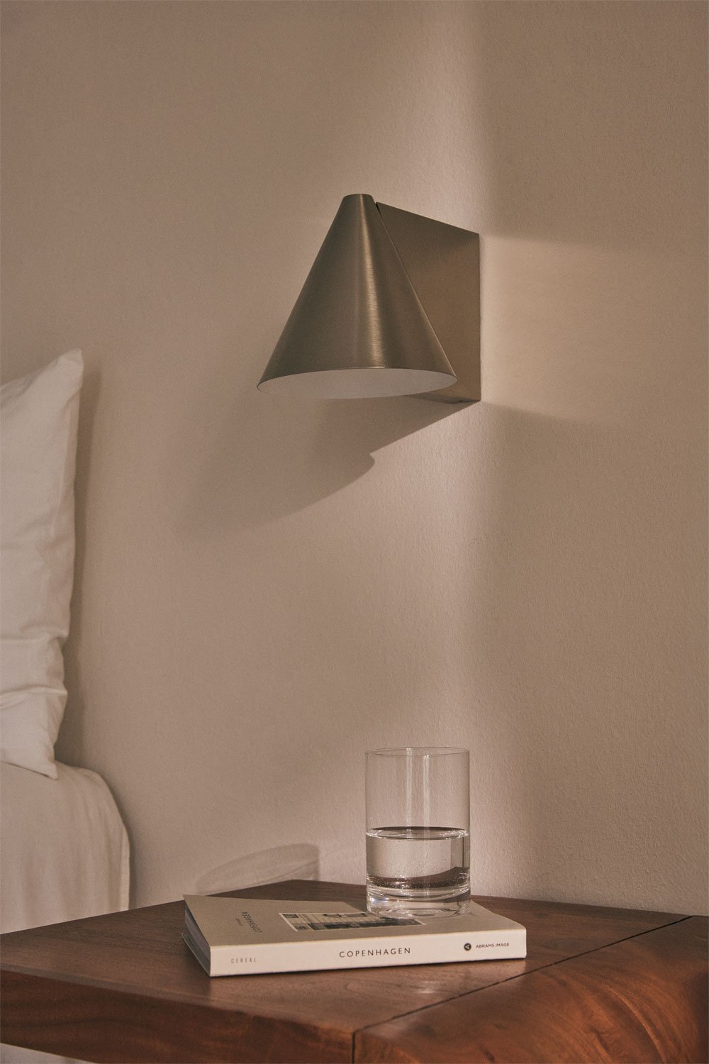 Bicorp ijzeren wandlamp, galerij beeld 1