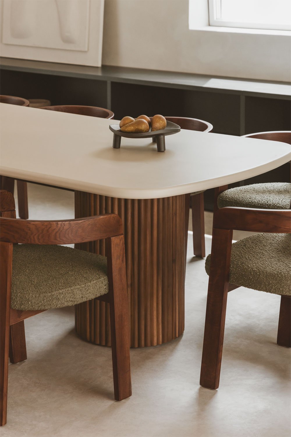 Rechthoekige eettafel Sirvon in cement en acaciahout, galerij beeld 2