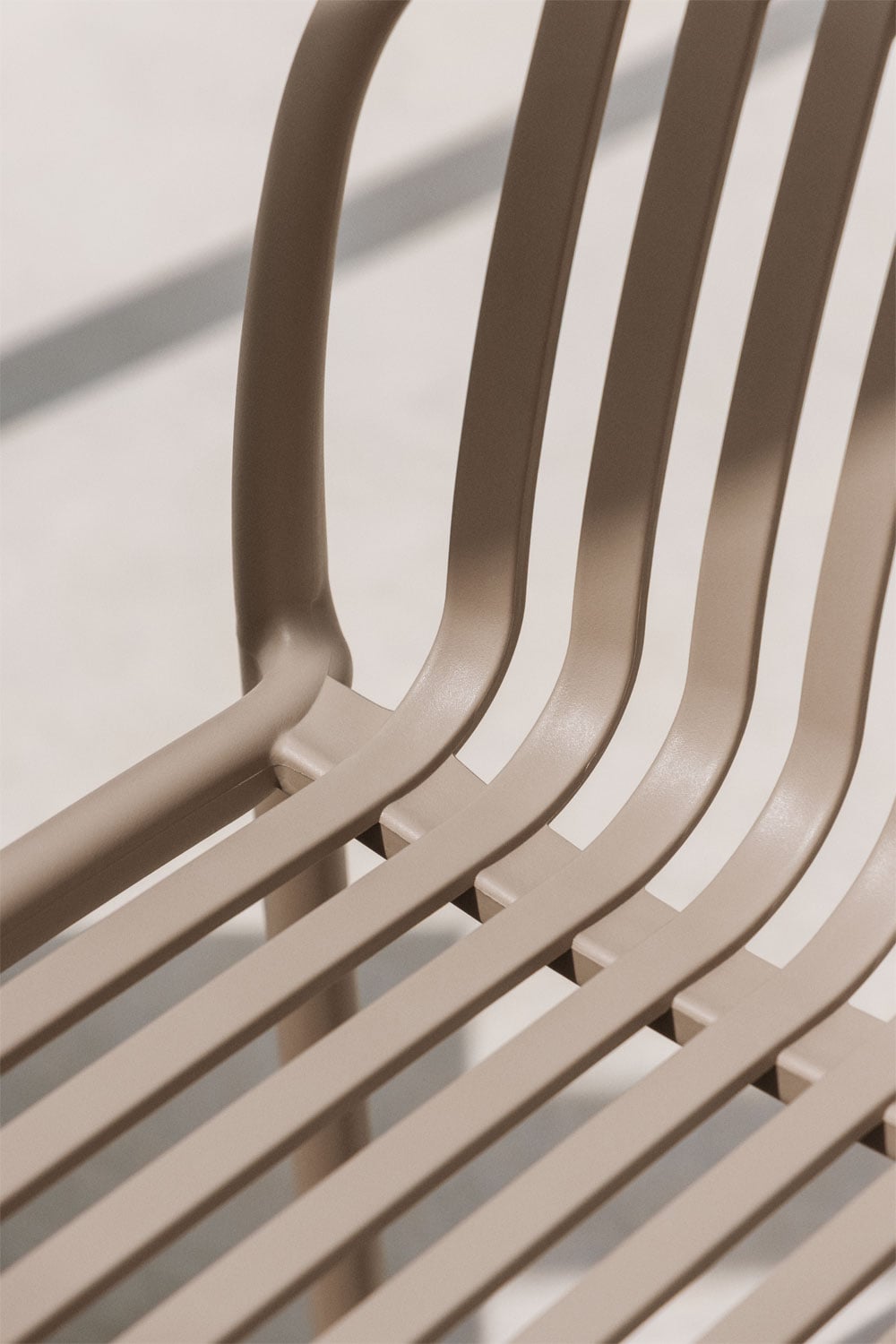 Verpakking van 4 Wendell polypropyleen stapelbare tuinstoelen, galerij beeld 2