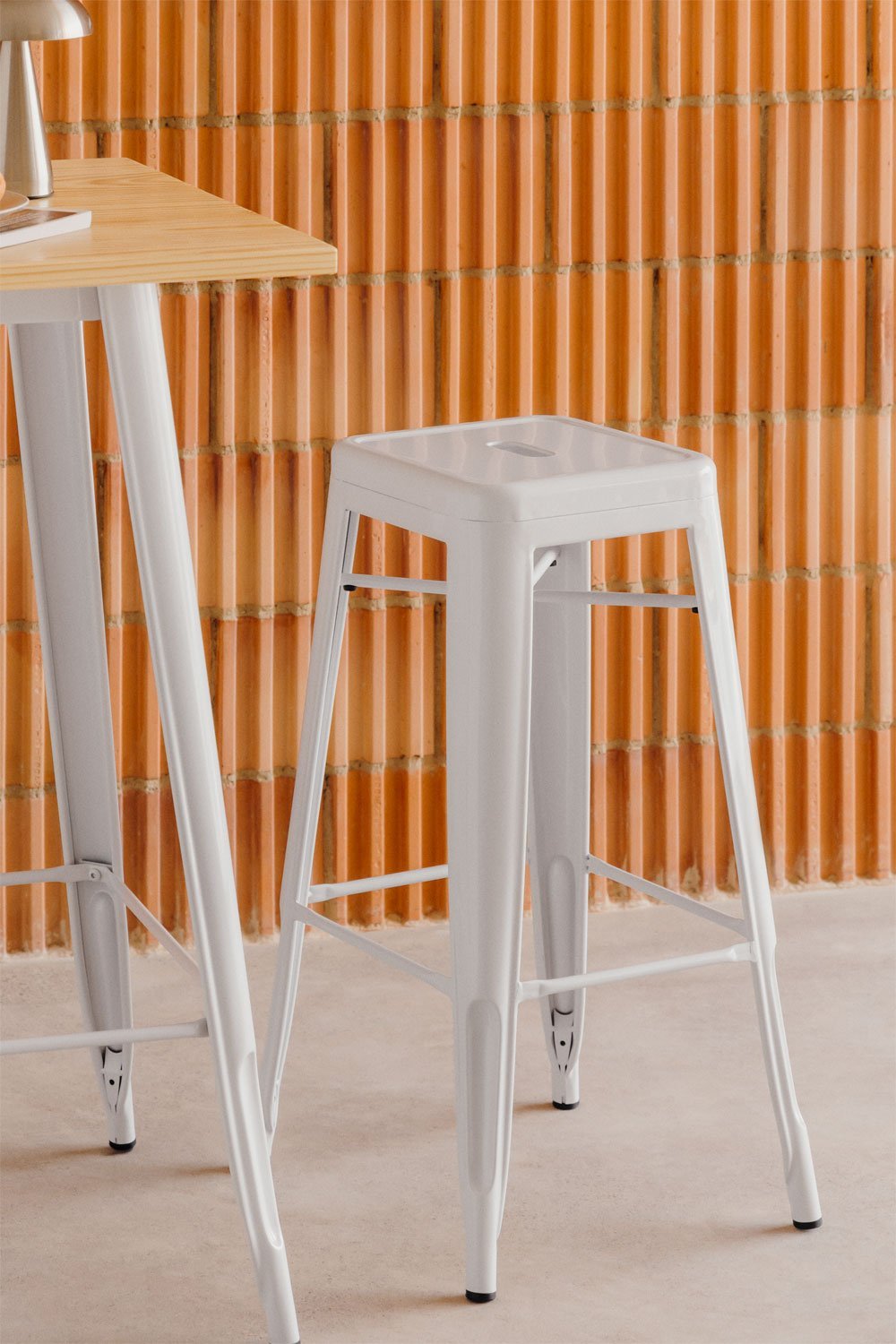 Set van 2 hoge krukken 75 cm van wit staal Lix, galerij beeld 1