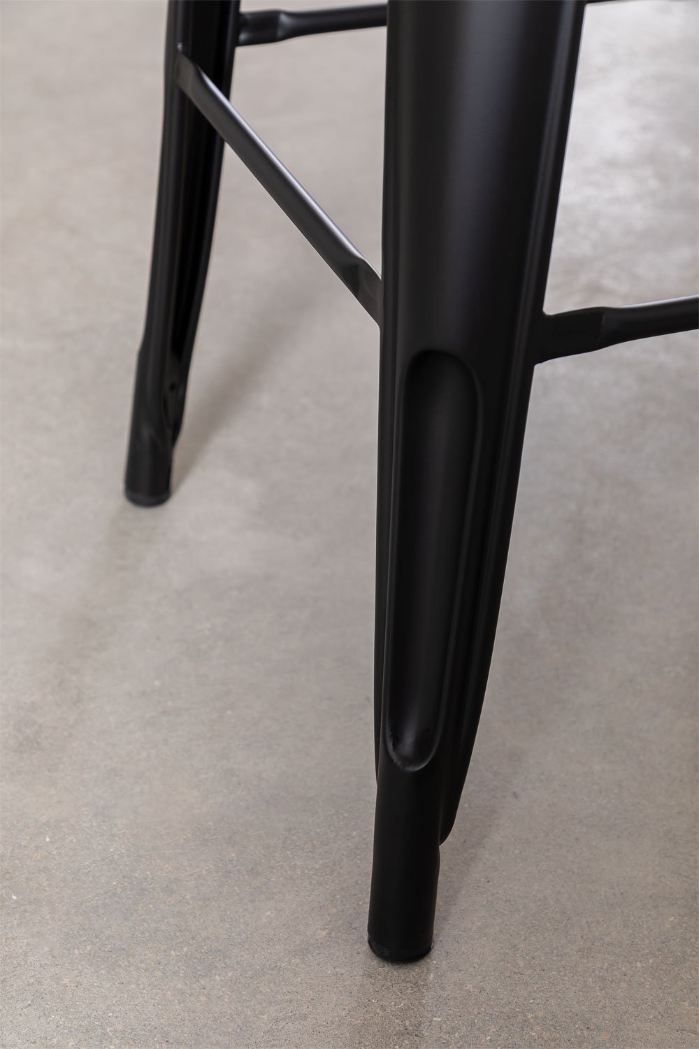 Set van 2 hoge krukken ↑75 cm met Lix stalen rugleuning, galerij beeld 8