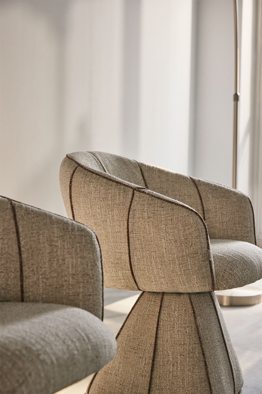 Pack van 2 draaibare gestoffeerde fauteuils Tallin, galerij beeld 2