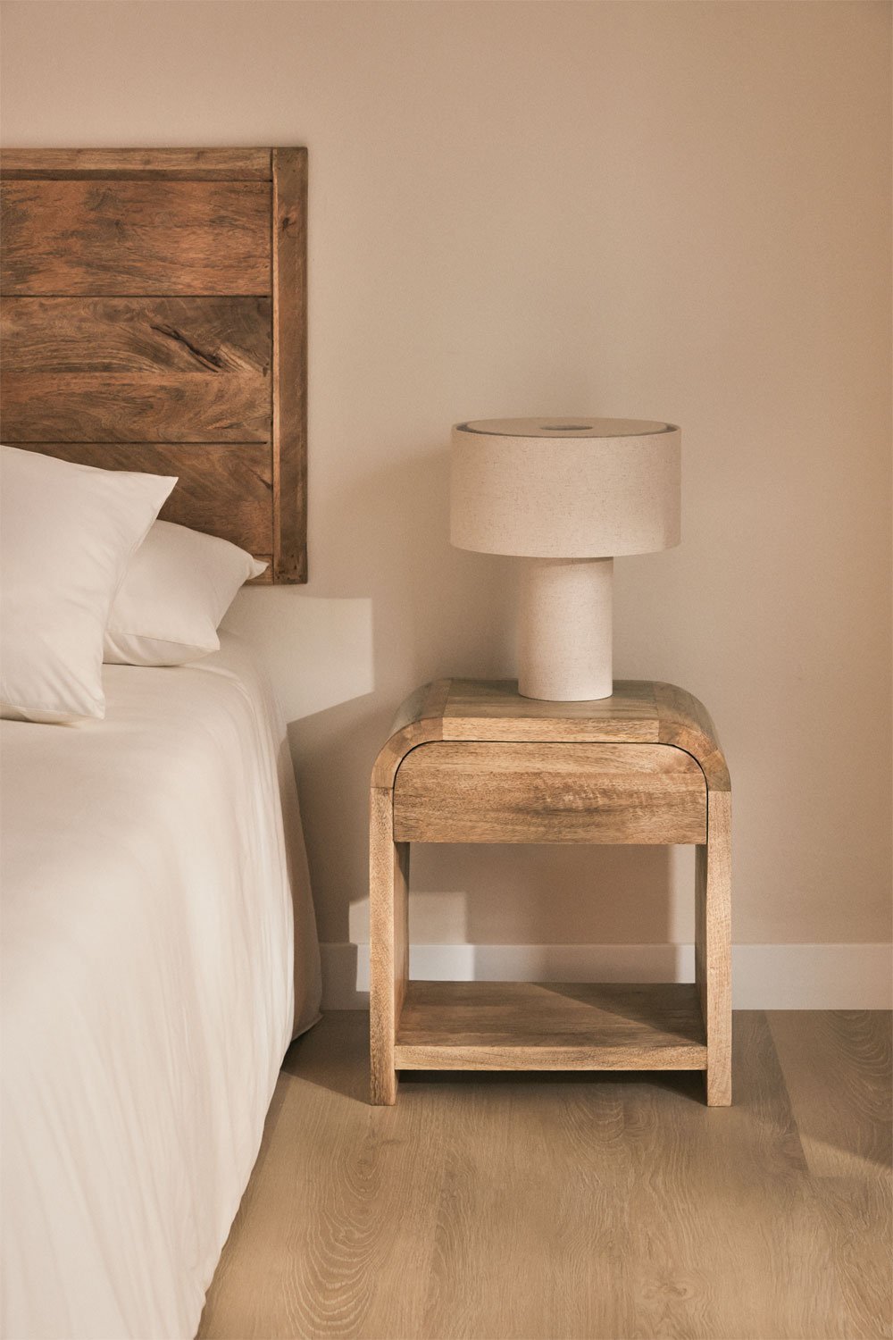 Set van 2 nachtkastjes 45x30 cm in mangohout en MDF Shelby, galerij beeld 1