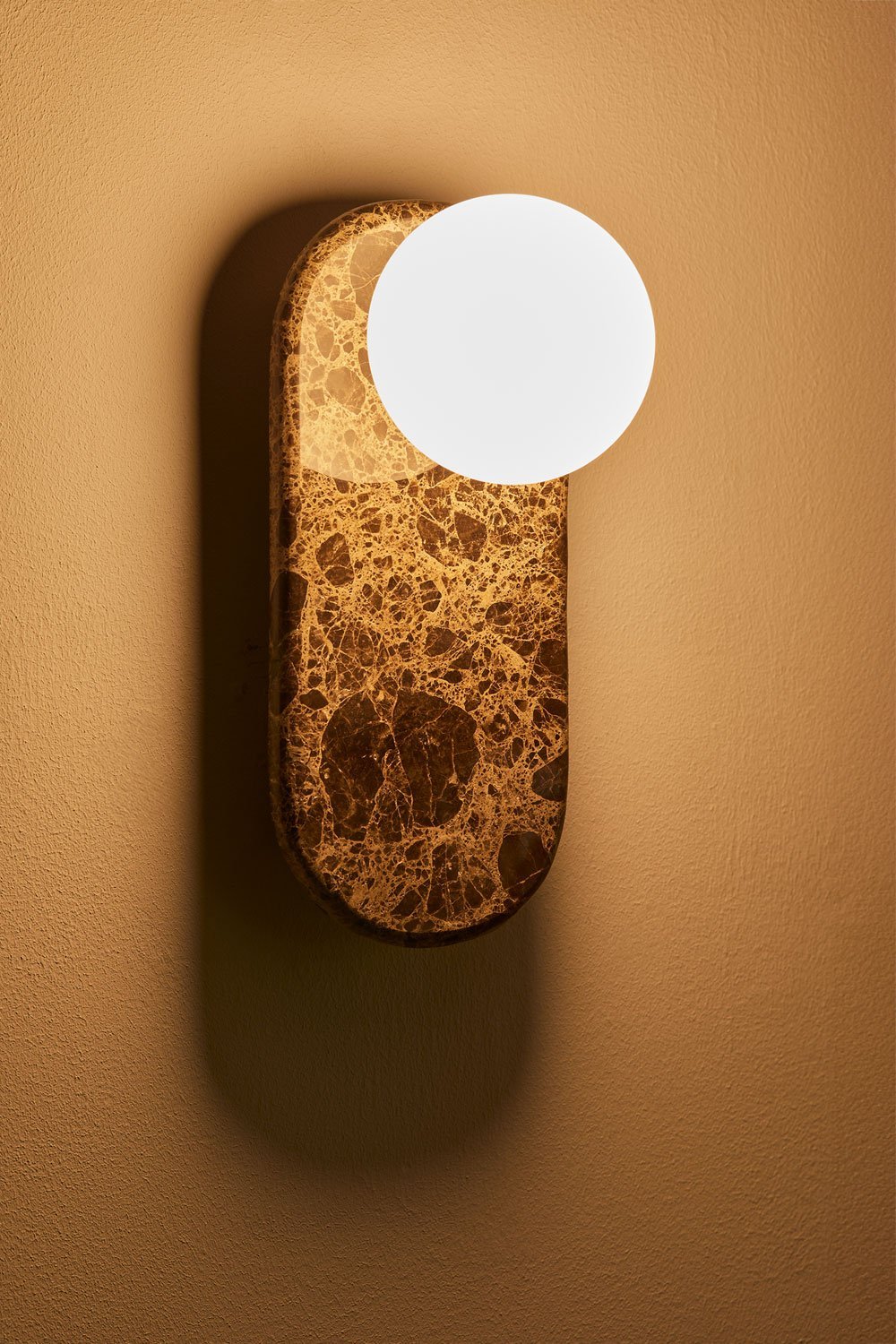Hailey marmeren wandlamp met glazen bol, galerij beeld 2