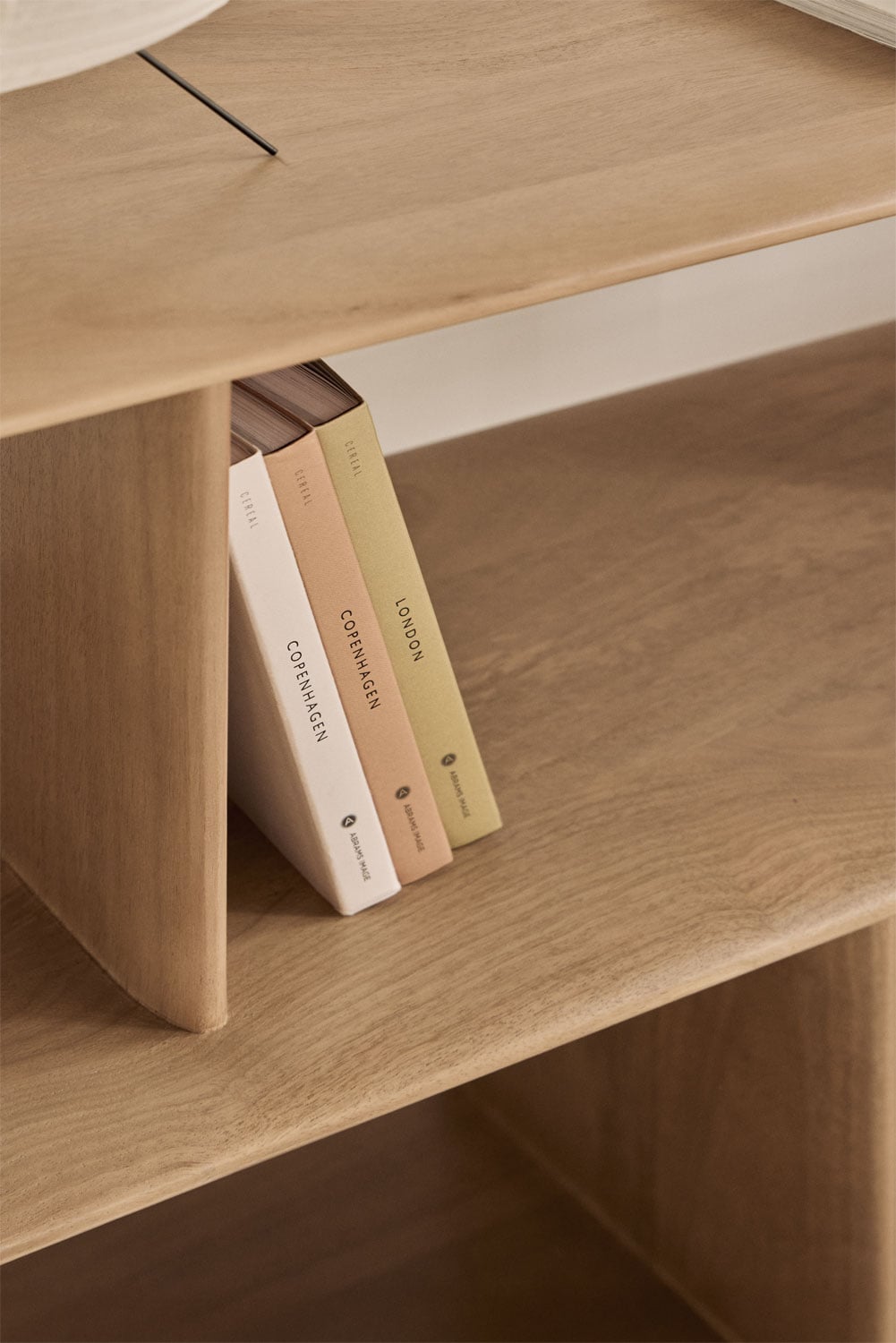 Miller boekenplank in mangohout, galerij beeld 2