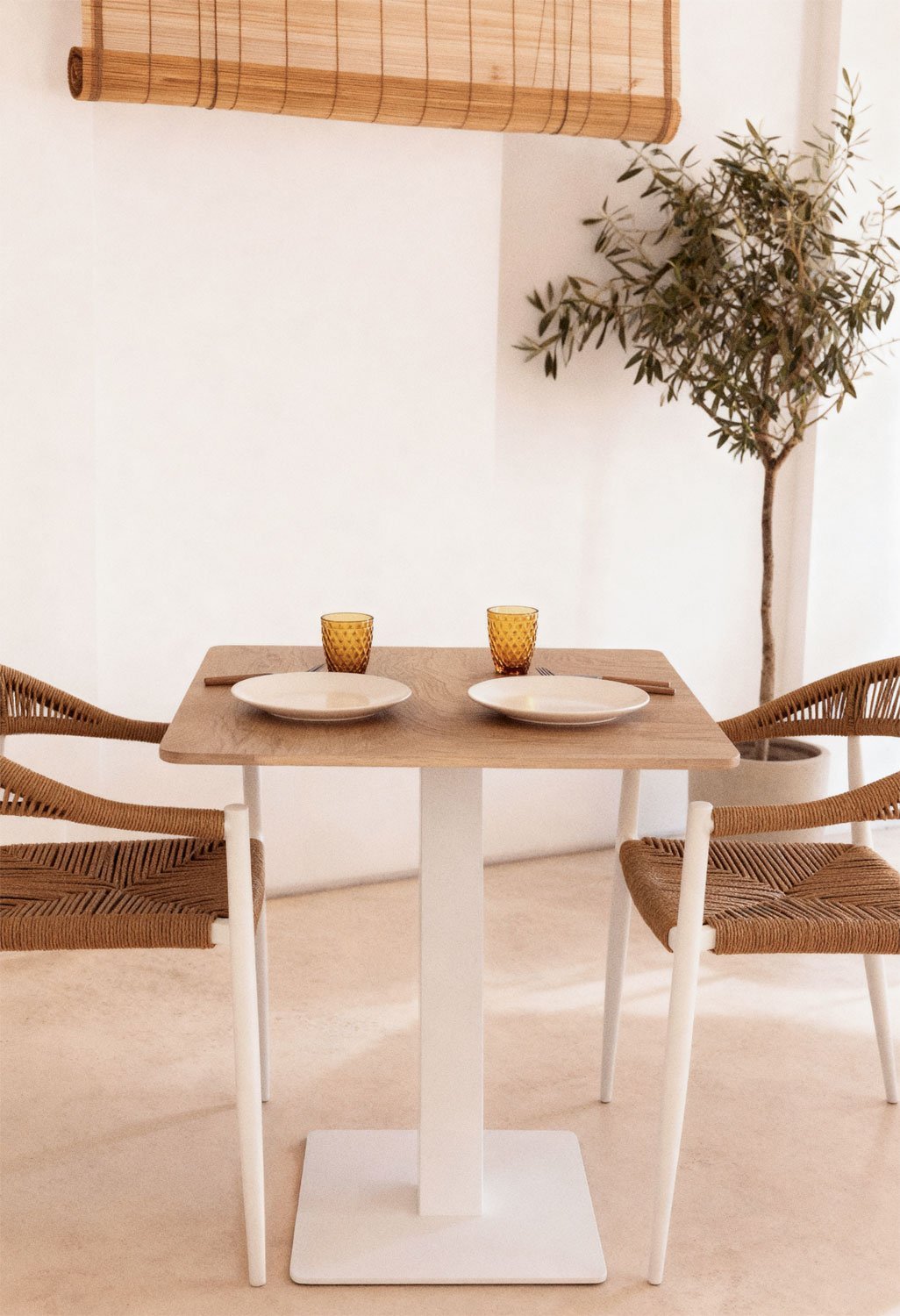 Vierkante barkruktafel van esdoornfineer Espresso, galerij beeld 1