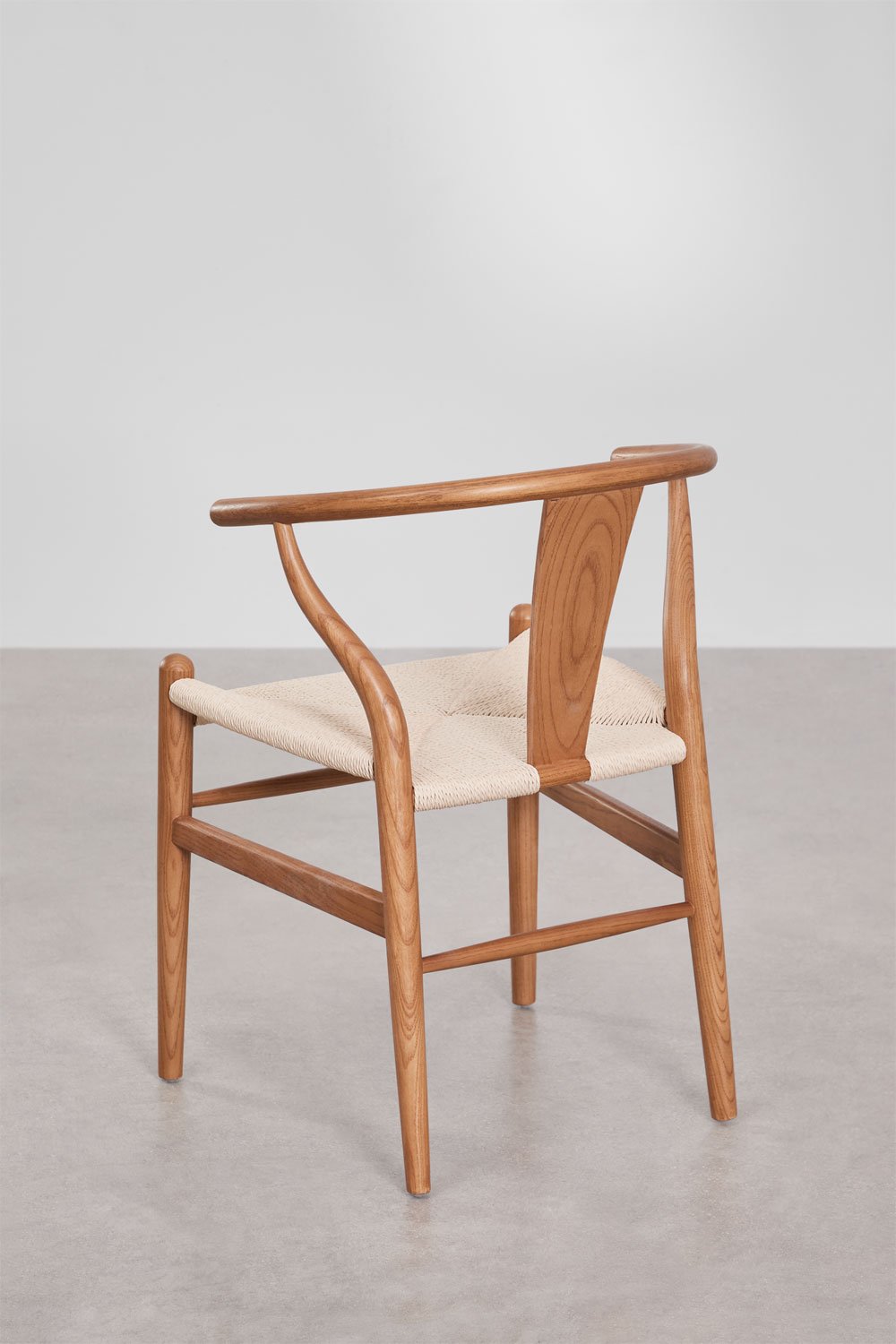 Eetkamerstoel van elmwood Uish Edition, galerij beeld 4