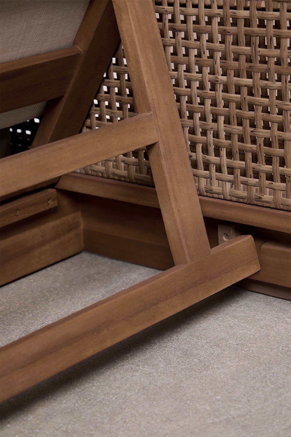 Set van 2 ligstoelen van Noira acaciahout, galerij beeld 7