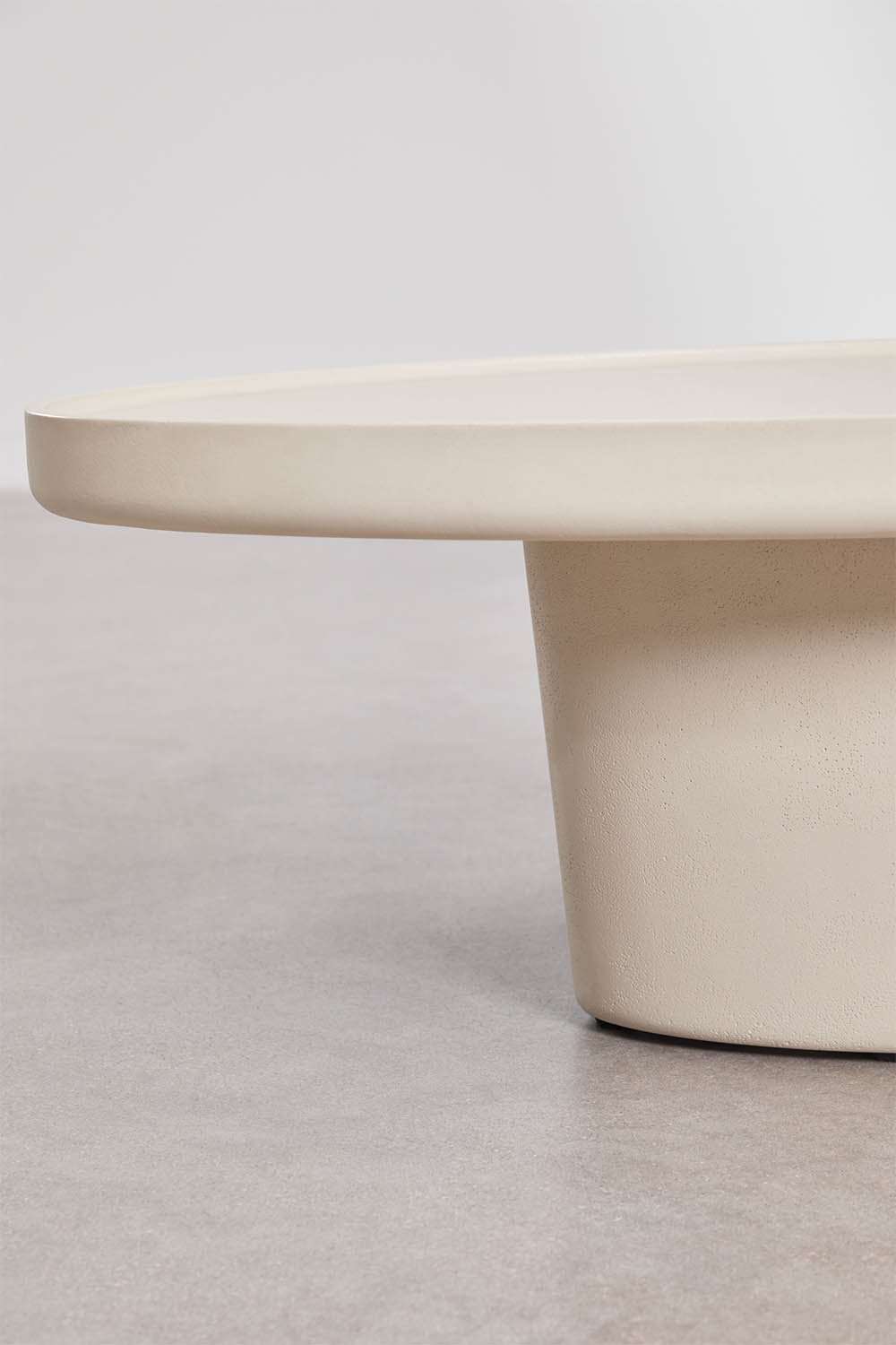 Ovale tuinsalontafel 110x60 cm in Darwys cement, galerij beeld 3