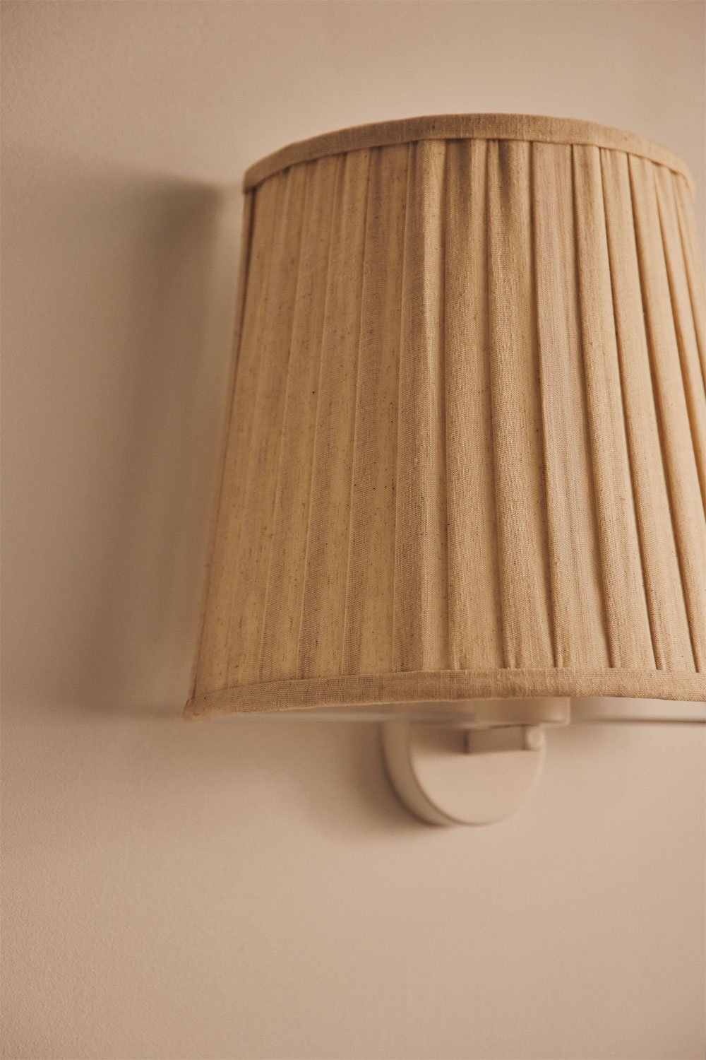 Wandlamp van linnenlook stof Juliana, galerij beeld 2