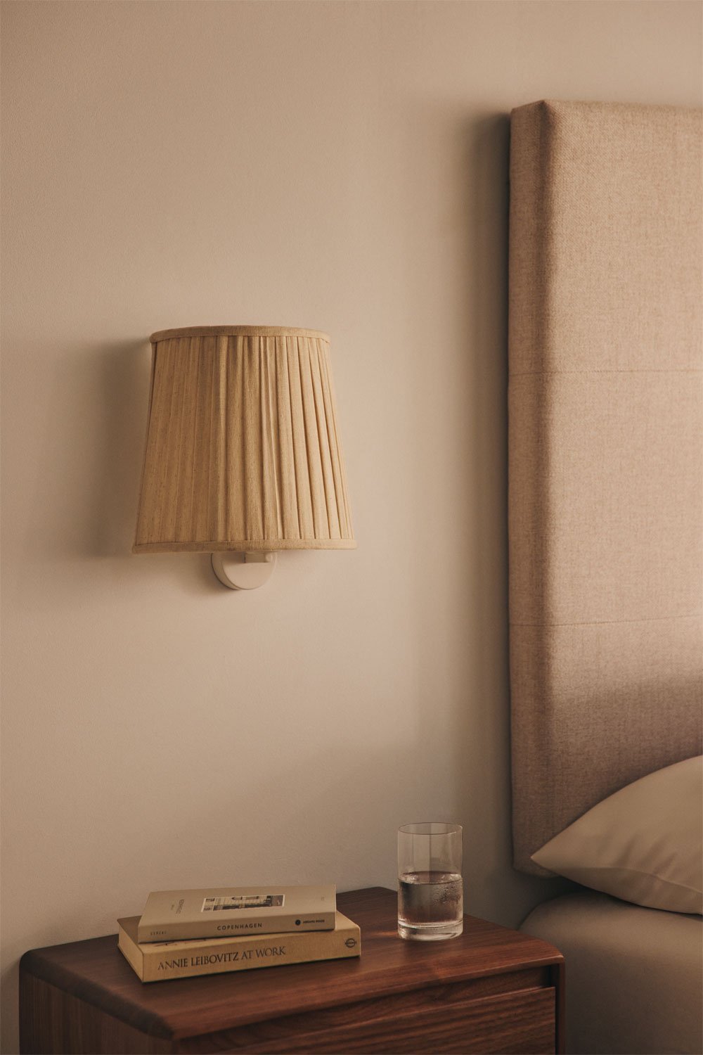 Wandlamp van linnenlook stof Juliana, galerij beeld 1