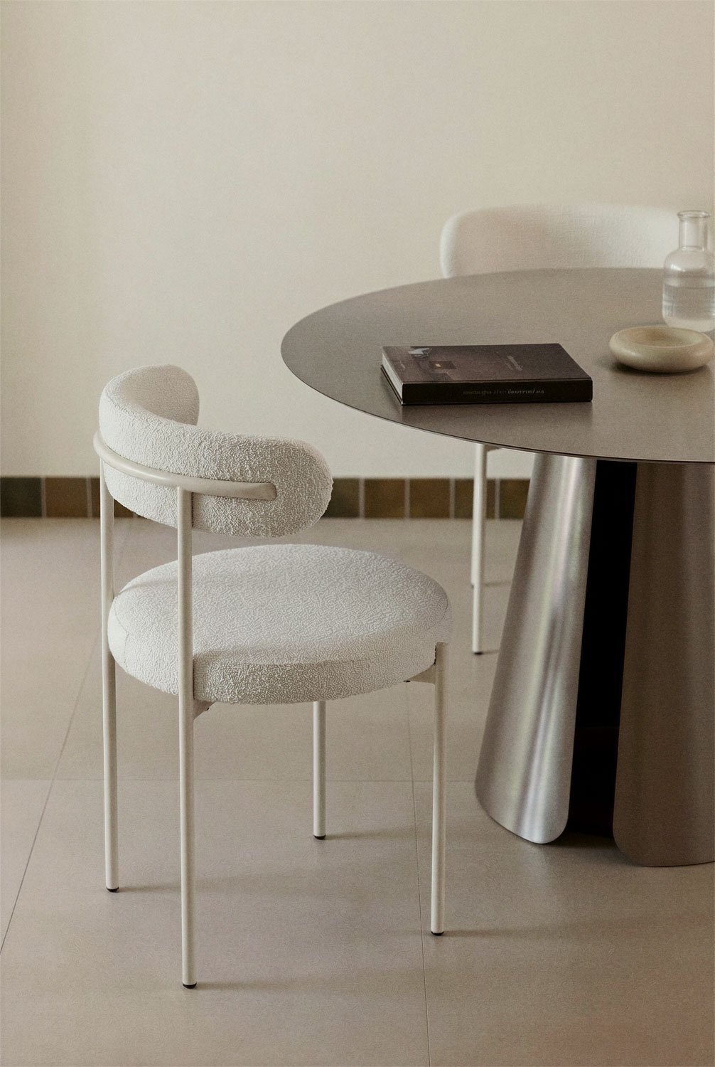 Set van 4 Brim bouclé stoffen eetkamerstoelen, galerij beeld 1