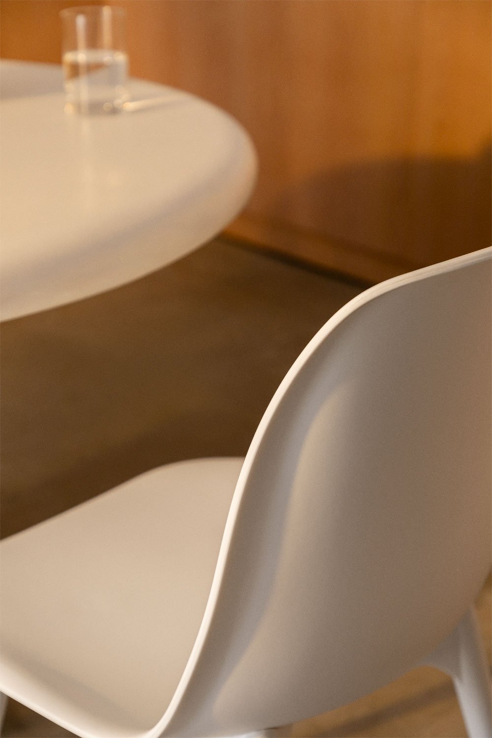 Verpakking van 2 Scand polypropyleen eetkamerstoelen, galerij beeld 2