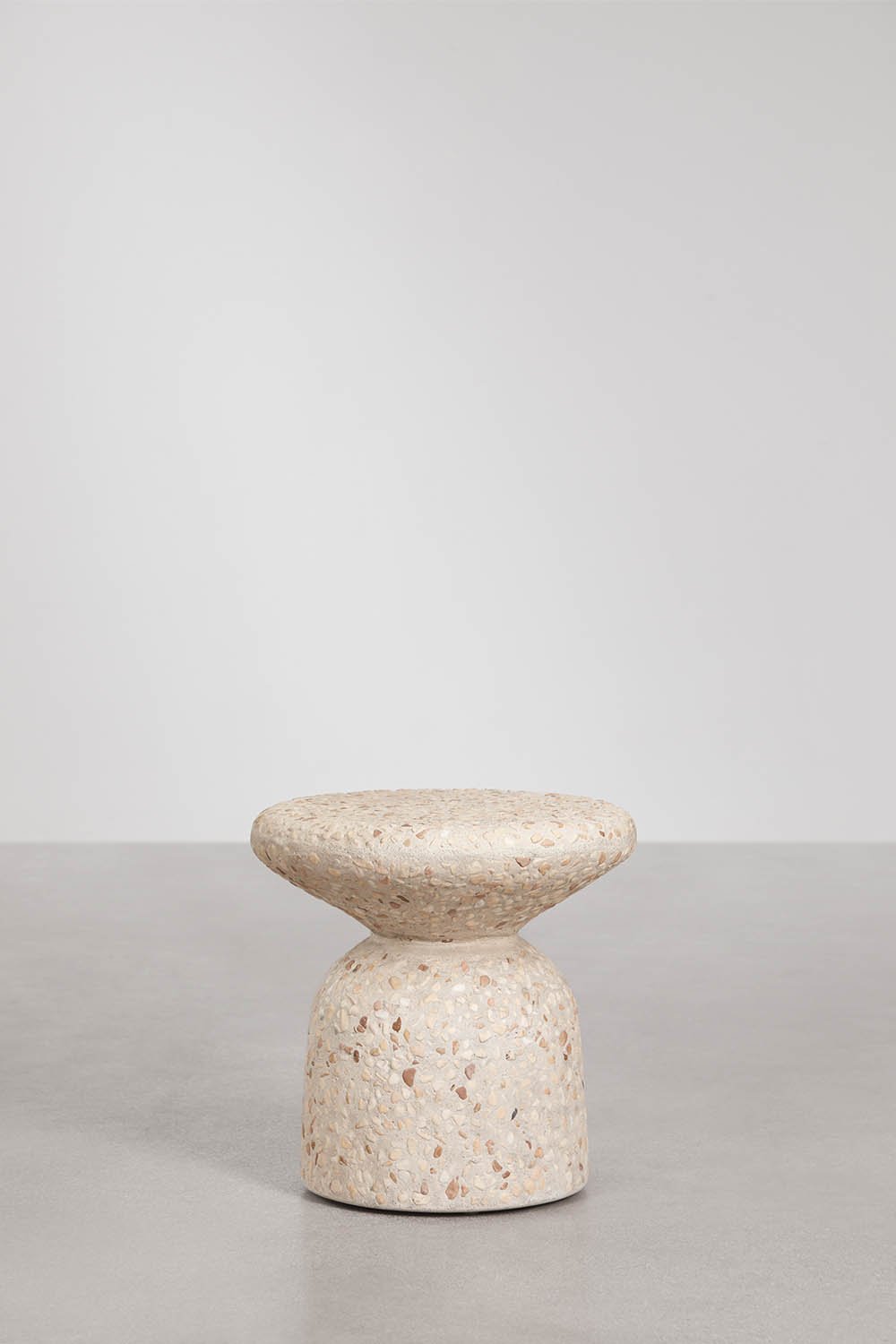 Ronde bijzettafel Ø40 cm in cement Zanira, galerij beeld 1